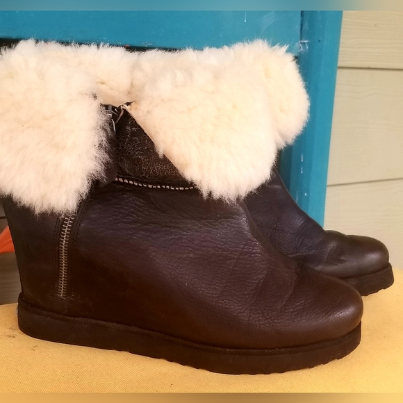 Hardly worn Koolaburra Wedges - Picture 3 of 6